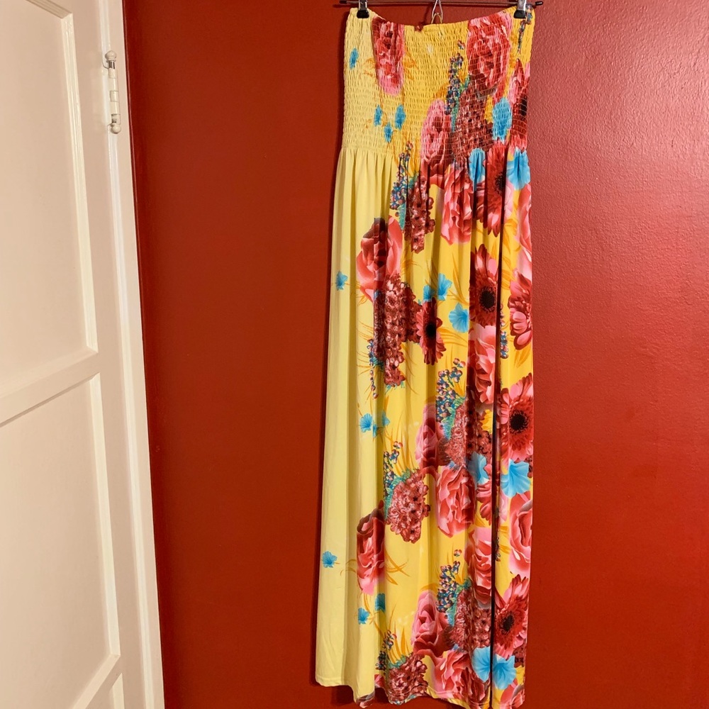 Dress - Picture 3 of 3